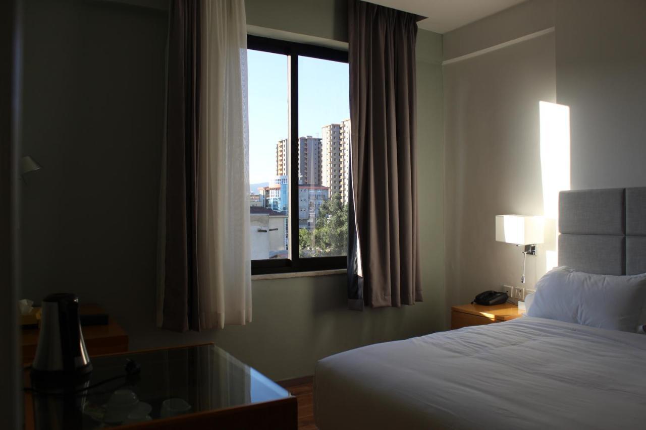 Cot Hotel Addis Abeba Zewnętrze zdjęcie